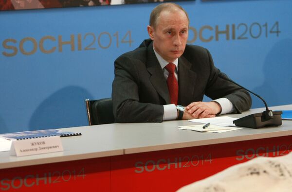 Премьер-министр РФ В. Путин в Едином Информационном Центре Премьер-министр РФ В. Путин в Едином Информационном Центре