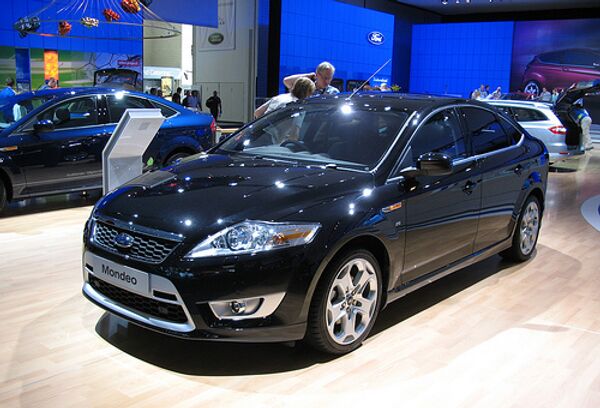 Автомобиль Ford Mondeo, архивное фото Автомобиль Ford Mondeo, архивное фото