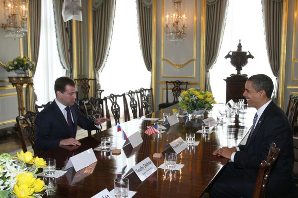 Переговоры президентов России и США Д. Медведева и Б. Обамы в Лондоне Переговоры президентов России и США Д. Медведева и Б. Обамы в Лондоне
