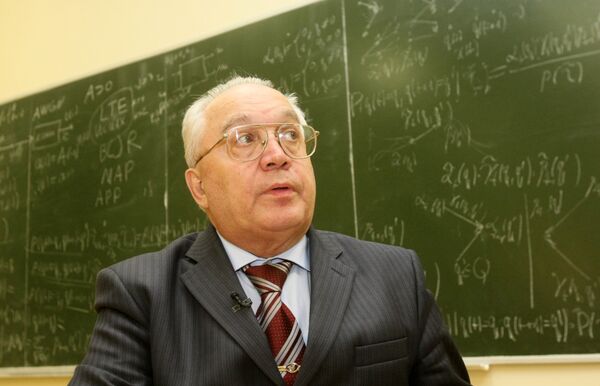 Виктор Садовничий во время семинара на факультете ВМиК МГУ Виктор Садовничий во время семинара на факультете ВМиК МГУ