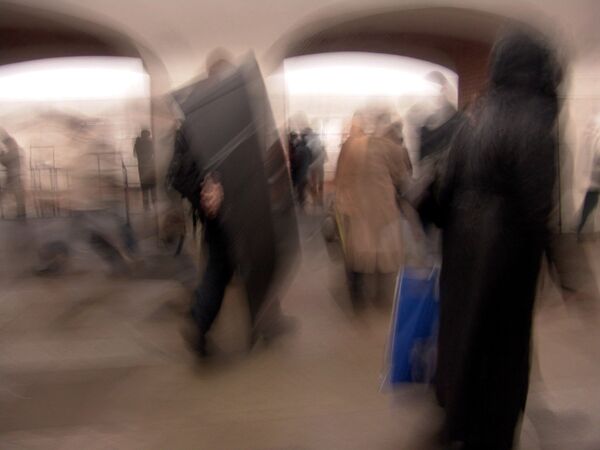 В Московском метрополитене. Архив В Московском метрополитене. Архив