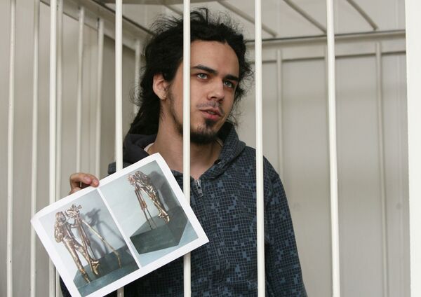 В Новосибирске суд заключил под стражу Артема Лоскутова В Новосибирске суд заключил под стражу Артема Лоскутова