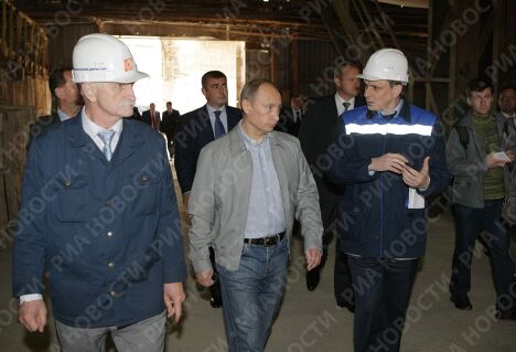 Премьер-министр РФ Владимир Путин посетил ЗАО БазэлЦемент-Пикалево в Ленинградской области Премьер-министр РФ Владимир Путин посетил ЗАО БазэлЦемент-Пикалево в Ленинградской области