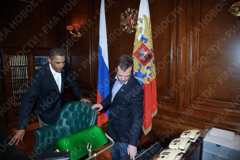 Президент РФ Дмитрий Медведев и президент США Барак Обама подмосковной резиденции Горки. Президент РФ Дмитрий Медведев и президент США Барак Обама подмосковной резиденции Горки.