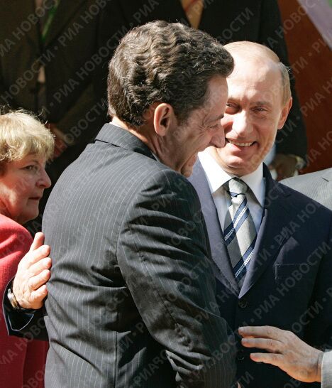 Президент РФ В.Путин на саммите большой восьмерки (G8) Президент РФ В.Путин на саммите большой восьмерки (G8)