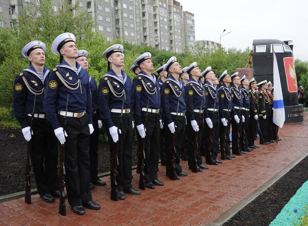Памятник Морякам-подводникам, погибшим в мирное время открыт в Мурманске Памятник Морякам-подводникам, погибшим в мирное время открыт в Мурманске