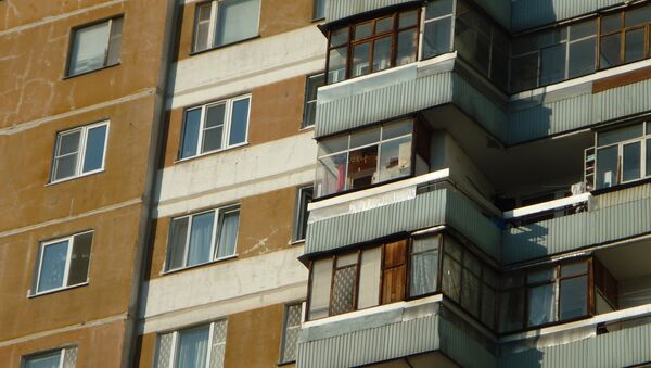 Дом №9 на Лукинской улице, из окна которого велась стрельба по людям. Фото с места событий Дом №9 на Лукинской улице, из окна которого велась стрельба по людям. Фото с места событий
