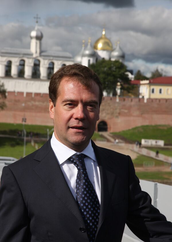Президент РФ Дмитрий Медведев посетил Великий Новгород Президент РФ Дмитрий Медведев посетил Великий Новгород