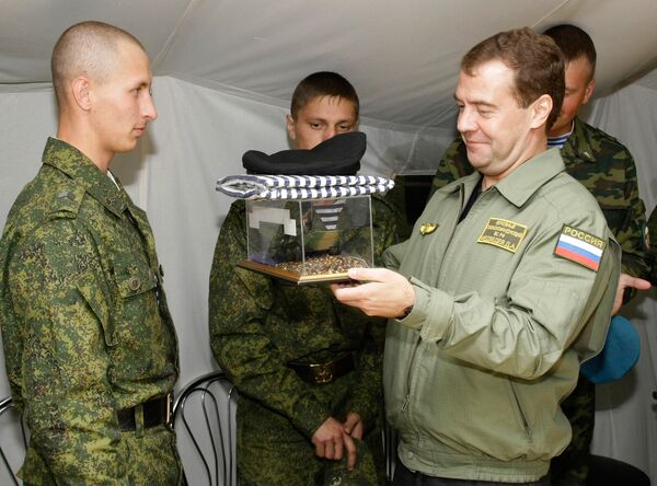 Учения, аналогичные Западу-2009, будут проводиться раз в 2 года Учения, аналогичные Западу-2009, будут проводиться раз в 2 года