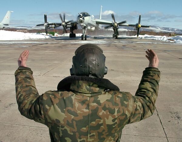 Родные и близкие вспоминают летчиков разбившегося Ту-142 Родные и близкие вспоминают летчиков разбившегося Ту-142
