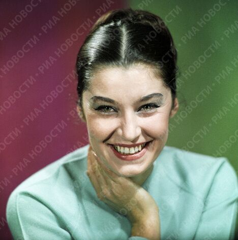 Киноактриса Валерия Заклунная Киноактриса Валерия Заклунная