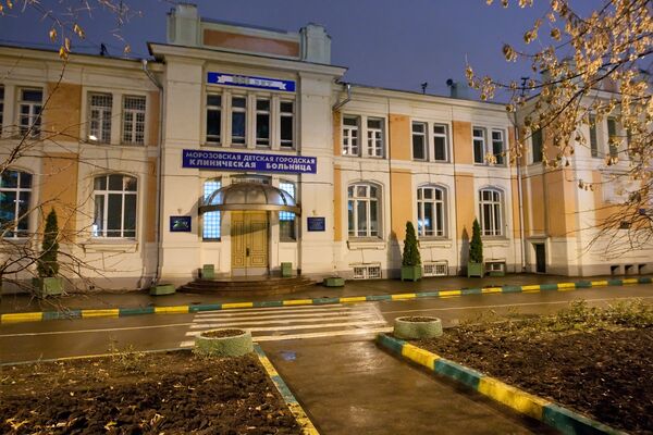 Даша и Катя, сброшенные с 8 этажа в Москве, наконец-то воссоединились Даша и Катя, сброшенные с 8 этажа в Москве, наконец-то воссоединились