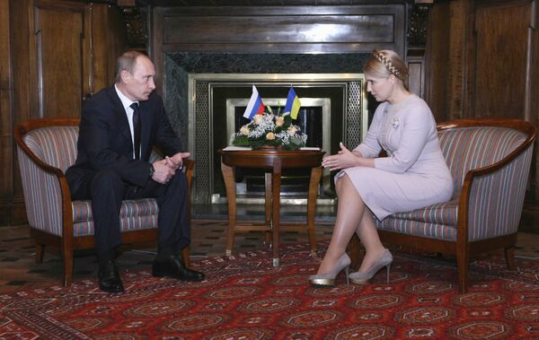 Премьер-министр РФ В.Путин встретился с Ю.Тимошенко в Ялте Премьер-министр РФ В.Путин встретился с Ю.Тимошенко в Ялте
