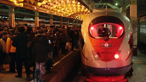 Высокоскоростной поезд Сапсан прибыл на Московский вокзал Санкт-Петербурга Высокоскоростной поезд Сапсан прибыл на Московский вокзал Санкт-Петербурга