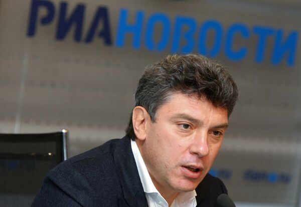 Суд рассмотрит жалобу на решение по иску Лужкова к Немцову Суд рассмотрит жалобу на решение по иску Лужкова к Немцову