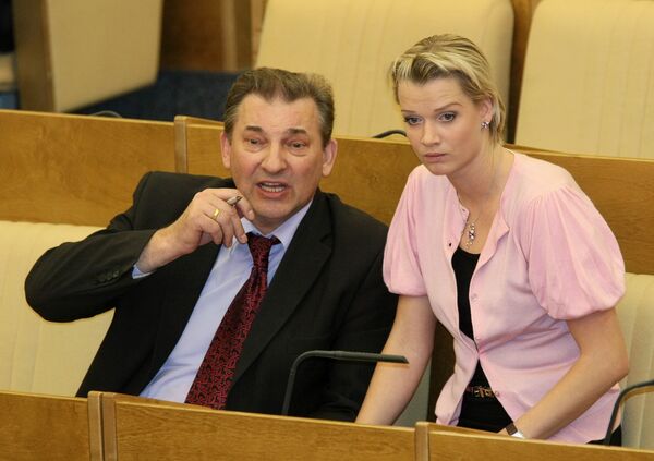 Владислав Третьяк и Светлана Хоркина на заседании Государственной Думы РФ Владислав Третьяк и Светлана Хоркина на заседании Государственной Думы РФ