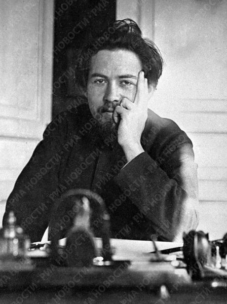 Писатель Чехов в 1891 году Писатель Чехов в 1891 году