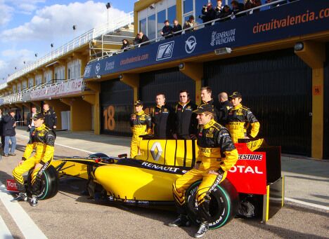 Renault F1 Team провела официальную презентацию команды и нового болида Renault F1 Team провела официальную презентацию команды и нового болида