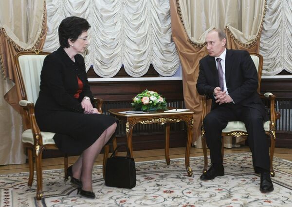 Премьер-министр России Владимир Путин встретился с Нино Бурджанадзе в Доме приемов Премьер-министр России Владимир Путин встретился с Нино Бурджанадзе в Доме приемов