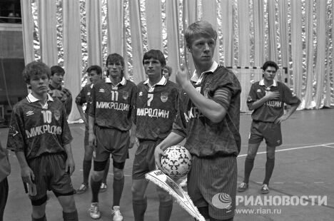 Команда Дина – первый чемпион России по мини-футболу Команда Дина – первый чемпион России по мини-футболу
