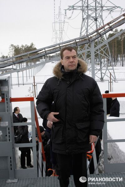 Дмитрий Медведев посетил Западно-Сахалинское нефтяное месторождение Дмитрий Медведев посетил Западно-Сахалинское нефтяное месторождение