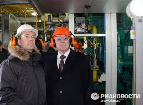 Дмитрий Медведев посетил Западно-Сахалинское нефтяное месторождение Дмитрий Медведев посетил Западно-Сахалинское нефтяное месторождение