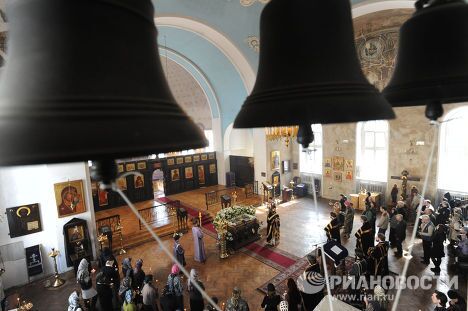 Вечерня с выносом Плащаницы в домовом храме святой мученицы Татианы при МГУ имени М.В. Ломоносова Вечерня с выносом Плащаницы в домовом храме святой мученицы Татианы при МГУ имени М.В. Ломоносова