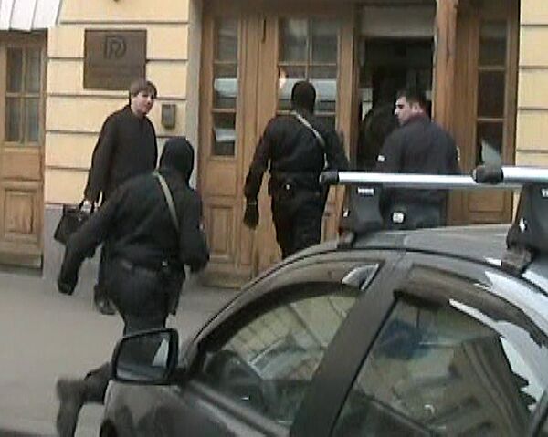 Оперативники изъяли документы по делу попытки хищения из ПФР Оперативники изъяли документы по делу попытки хищения из ПФР