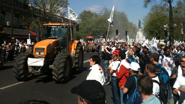 Акция протеста фермеров в Париже. Архивное фото Акция протеста фермеров в Париже. Архивное фото