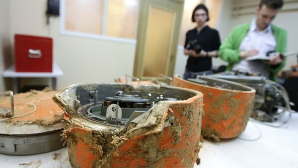 Бортовые самописцы польского самолета Ту-154М, разбившегося 10 апреля под Смоленском Бортовые самописцы польского самолета Ту-154М, разбившегося 10 апреля под Смоленском