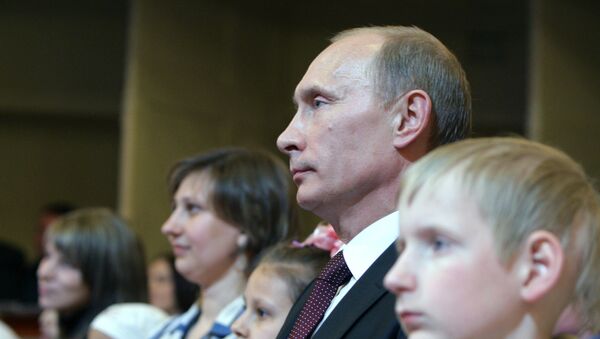 Премьер-министр РФ Владимир Путин посетил благотворительный вечер Маленький принц Премьер-министр РФ Владимир Путин посетил благотворительный вечер Маленький принц