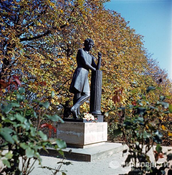 Памятник А.С. Пушкину в Молдавии Памятник А.С. Пушкину в Молдавии