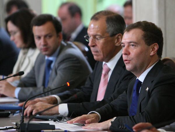 Президент РФ Д.Медведев принимает участие в саммите Россия-ЕС. Архив Президент РФ Д.Медведев принимает участие в саммите Россия-ЕС. Архив