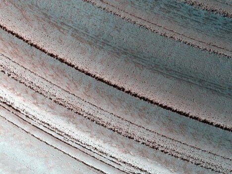 Снимок поверхности Марса, полученный камерой HiRISE Снимок поверхности Марса, полученный камерой HiRISE