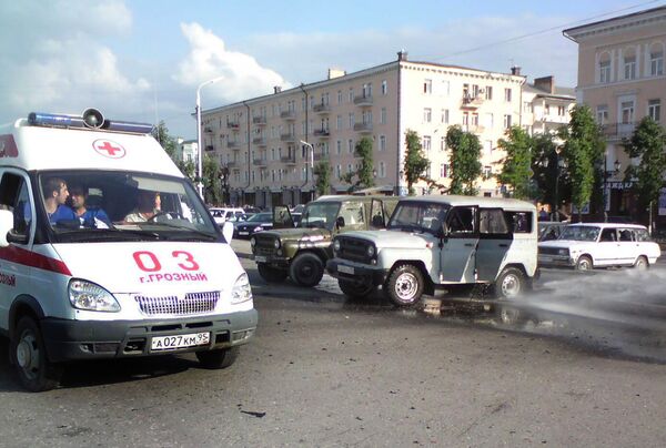 Взрыв у концертного зала в Грозном Взрыв у концертного зала в Грозном