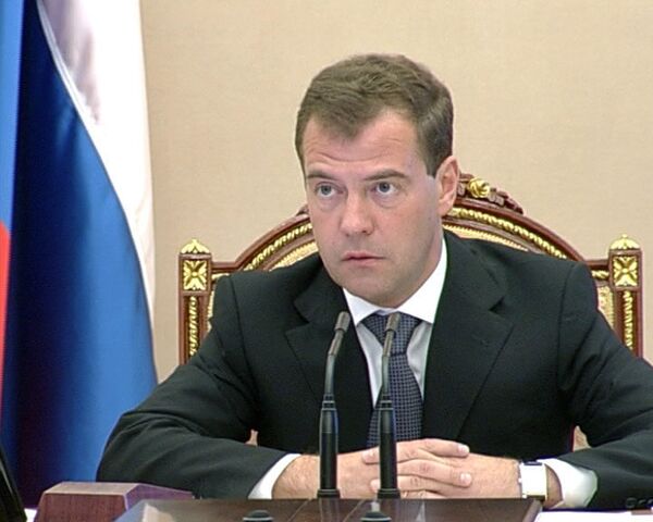Медведев уволил офицеров ВМФ за то, что не справились с пожаром Медведев уволил офицеров ВМФ за то, что не справились с пожаром