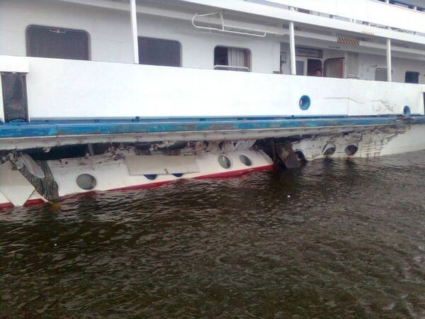 Столкновение судов в Рыбинском водохранилище у населённого пункта Лехково Столкновение судов в Рыбинском водохранилище у населённого пункта Лехково