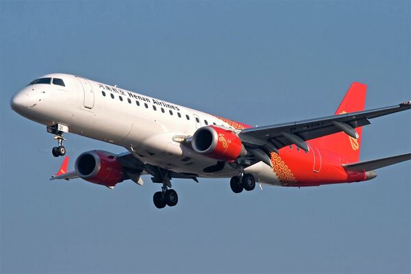 Самолет авиакомпании Henan Airlines Самолет авиакомпании Henan Airlines