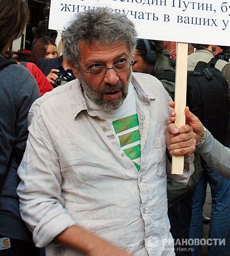 Глава нью-йоркского Центра гражданских свобод Александр Гольдфарб на митинге в поддержку Стратегии-31 в Лондоне Глава нью-йоркского Центра гражданских свобод Александр Гольдфарб на митинге в поддержку Стратегии-31 в Лондоне