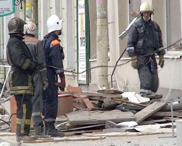 Часть здания обрушилась в центре Санкт-Петербурга Часть здания обрушилась в центре Санкт-Петербурга