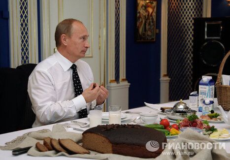 Встреча Дмитрия Медведева и Владимира Путина Встреча Дмитрия Медведева и Владимира Путина