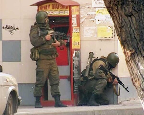 Силовики уничтожили боевика, укрывавшегося в жилом доме Махачкалы Силовики уничтожили боевика, укрывавшегося в жилом доме Махачкалы