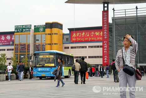 Крупнейший в КНР рынок товаров широкого потребления в городе Иу Крупнейший в КНР рынок товаров широкого потребления в городе Иу