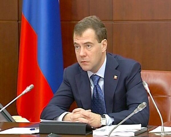 Медведев потребовал не допустить необоснованного роста тарифов ЖКХ Медведев потребовал не допустить необоснованного роста тарифов ЖКХ