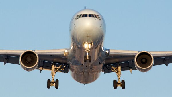 Самолет Boeing 767-300. Архивное фото Самолет Boeing 767-300. Архивное фото