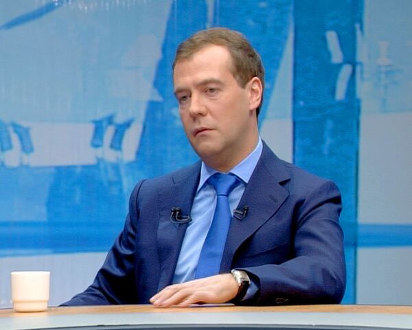 Медведев: милиция с погромщиками должна действовать более решительно Медведев: милиция с погромщиками должна действовать более решительно