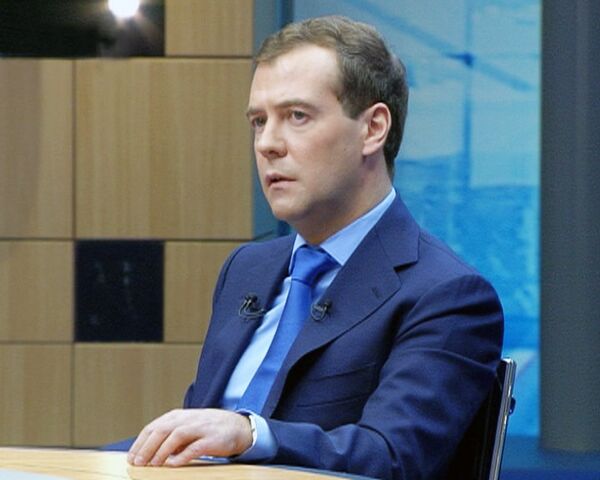 Медведев: Лужкову нужно было заниматься Москвой, а не личным пиаром Медведев: Лужкову нужно было заниматься Москвой, а не личным пиаром