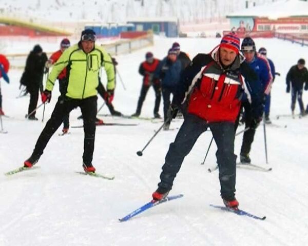 Губернатор Ярославской области стал лыжником накануне этапа Кубка мира FIS Губернатор Ярославской области стал лыжником накануне этапа Кубка мира FIS