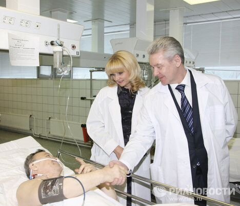 Мэр Москвы Сергей Собянин посетил пострадавших в результате взрыва в аэропорту Домодедово Мэр Москвы Сергей Собянин посетил пострадавших в результате взрыва в аэропорту Домодедово