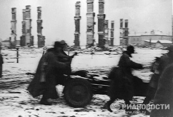 В дни блокады Ленинграда В дни блокады Ленинграда
